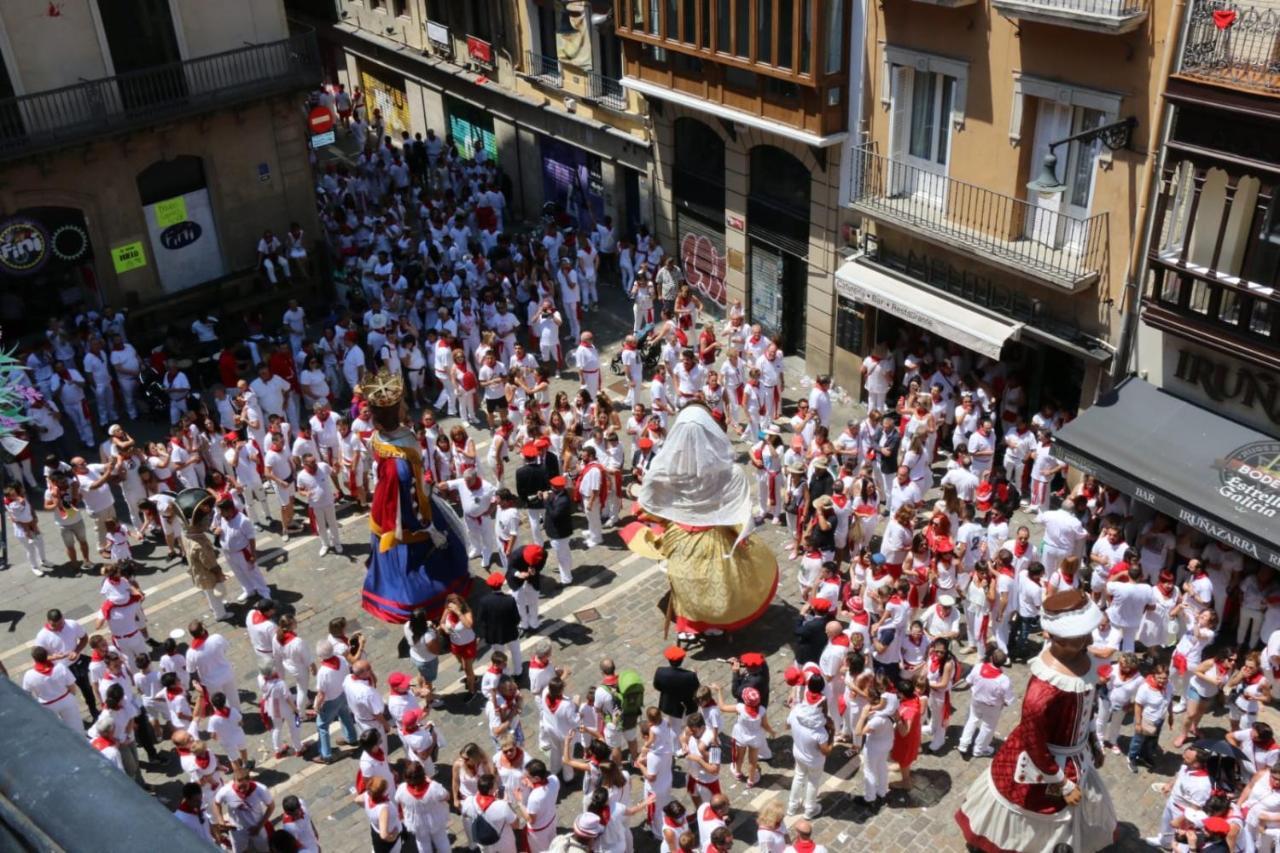 Appartamento Apartamento Mercaderes Pamplona Esterno foto