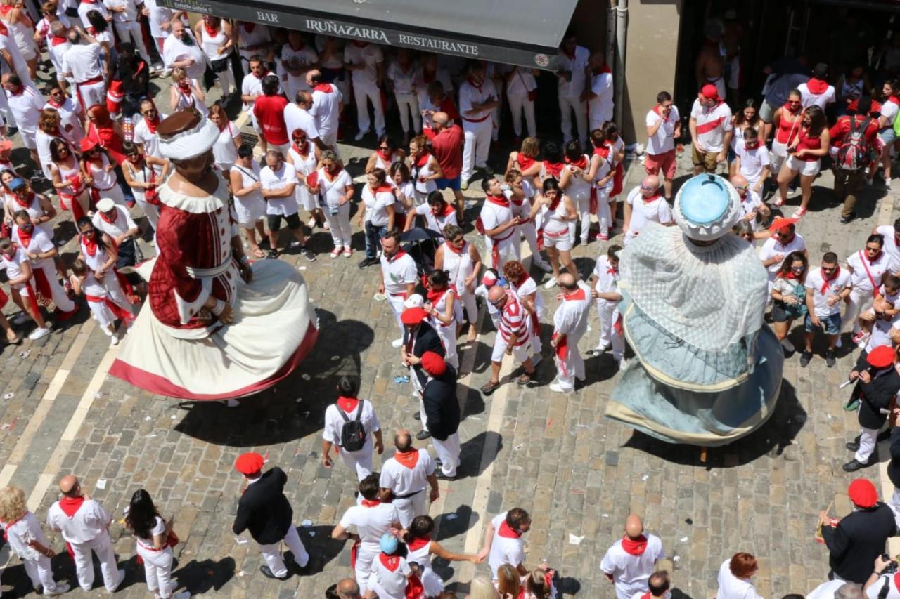 Appartamento Apartamento Mercaderes Pamplona Esterno foto